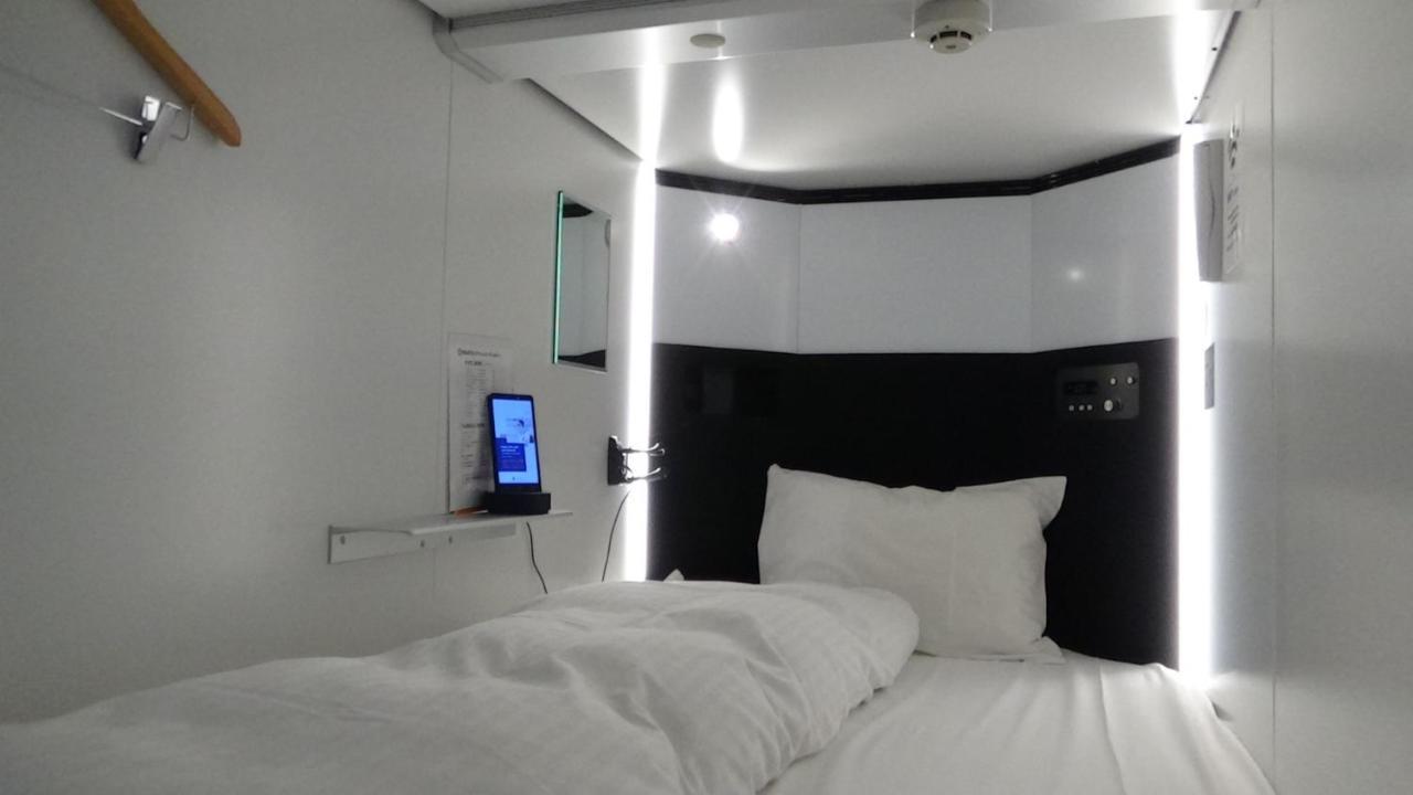 Hearts Capsule Hotel & Spa Hakata Fukuoka  Kültér fotó
